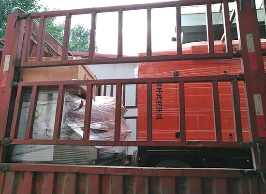 ZK700混凝土濕噴機(jī)、空壓機(jī)發(fā)貨現(xiàn)場(chǎng)