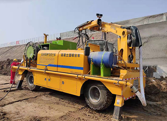 雄安新區(qū)混凝土濕噴臺車施工現場